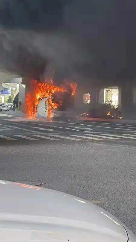 国产对讲机起火视频,揭秘安全隐患与应急处理措施