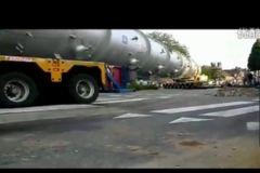 国产汽车车祸视频集锦,惊心动魄的警示录