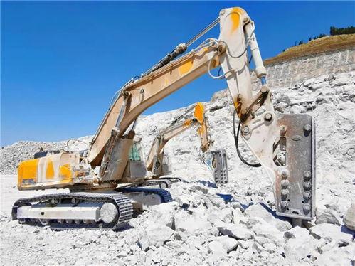 国产矿山挖机干活视频,展现中国制造实力